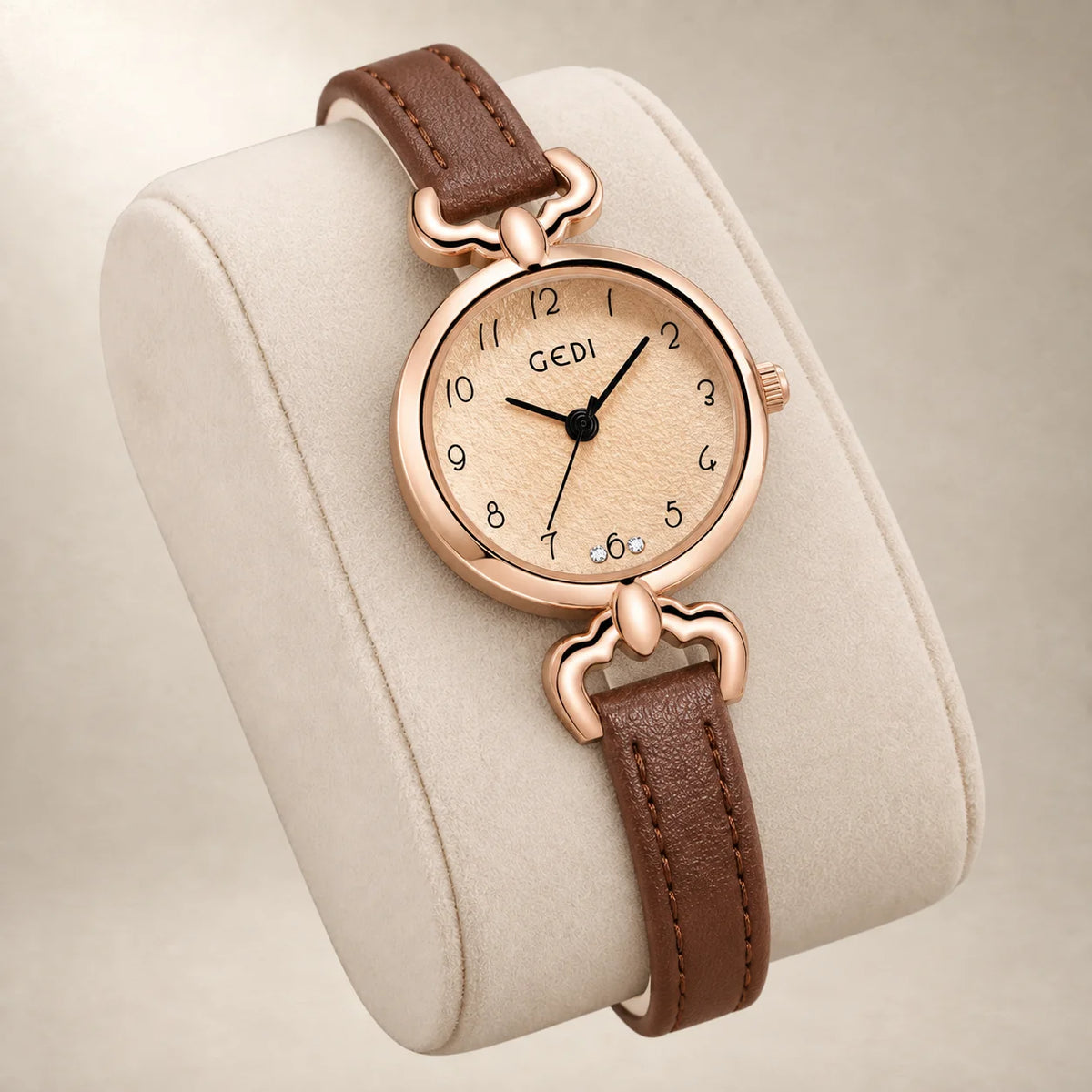 Montre fine or rose, bracelet cuir